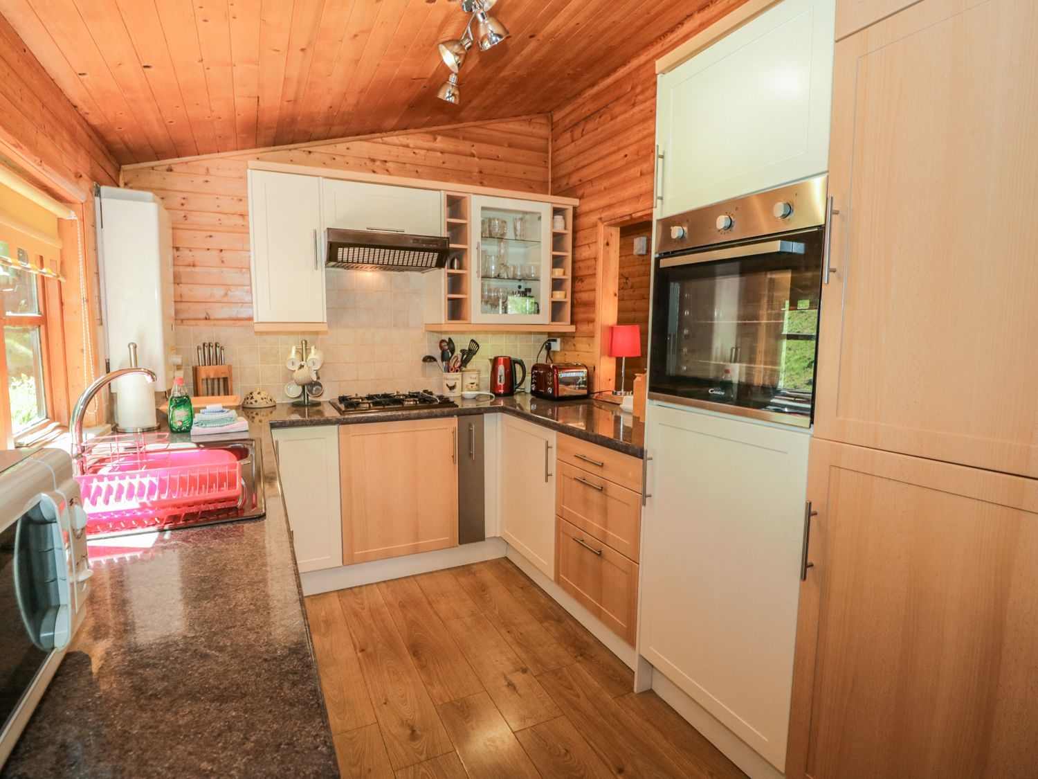 Well-equipped kitchen